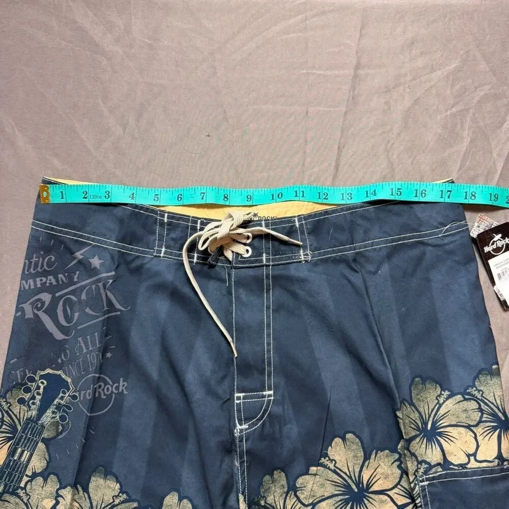 Hard Rock Boardshorts Mens 34 Swim Trunks Hibiscus Guitar Beach Swim Vacation